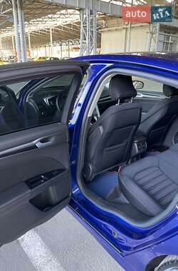 Седан Ford Fusion 2015 в 