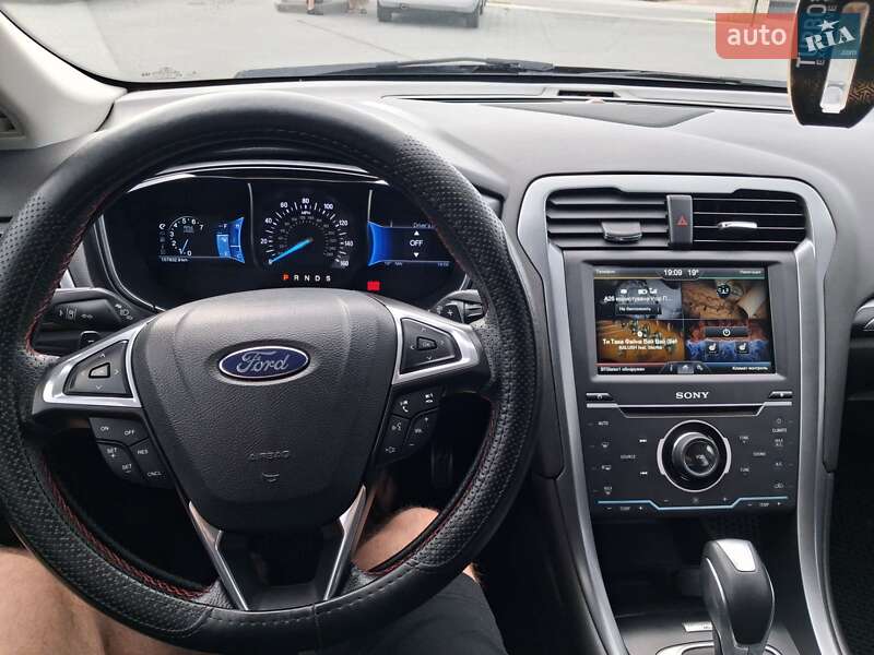 Седан Ford Fusion 2013 в Черновцах