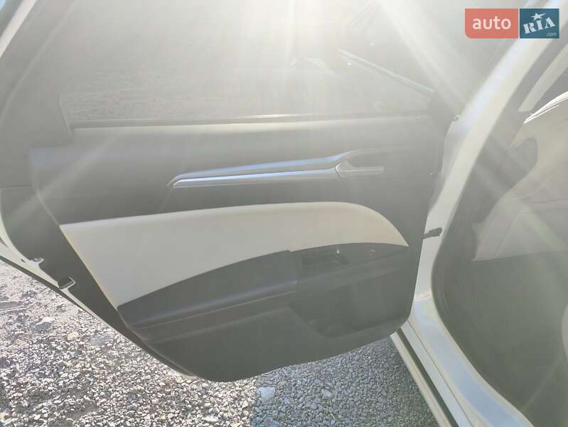 Седан Ford Fusion 2015 в Виннице