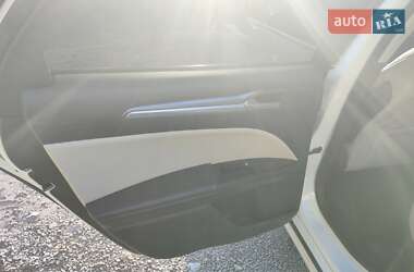 Седан Ford Fusion 2015 в 