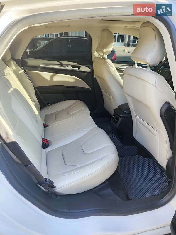 Седан Ford Fusion 2015 в Виннице