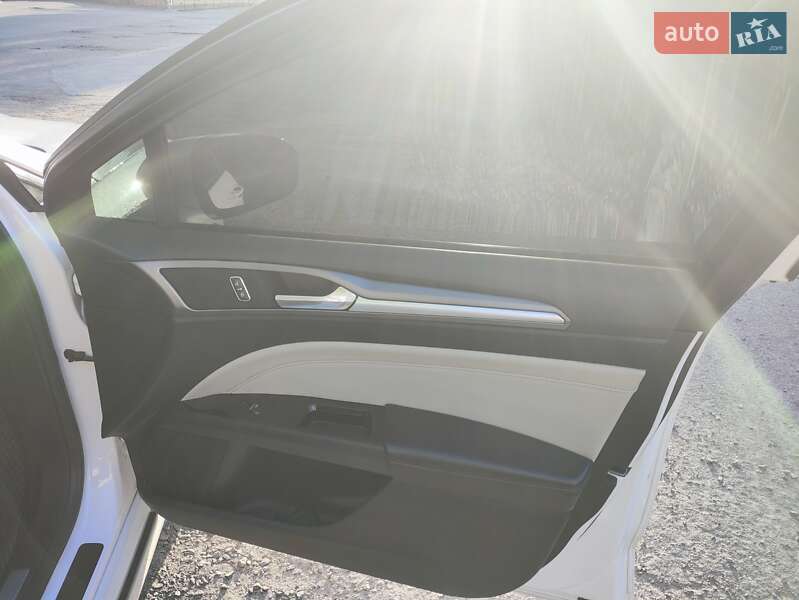 Седан Ford Fusion 2015 в Виннице