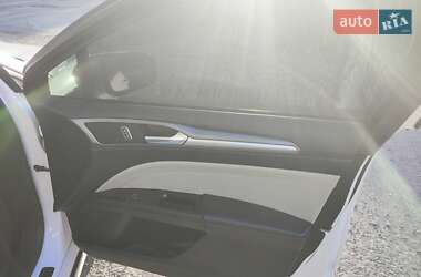 Седан Ford Fusion 2015 в 