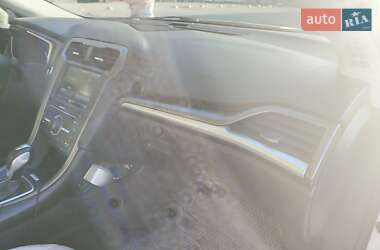 Седан Ford Fusion 2015 в 