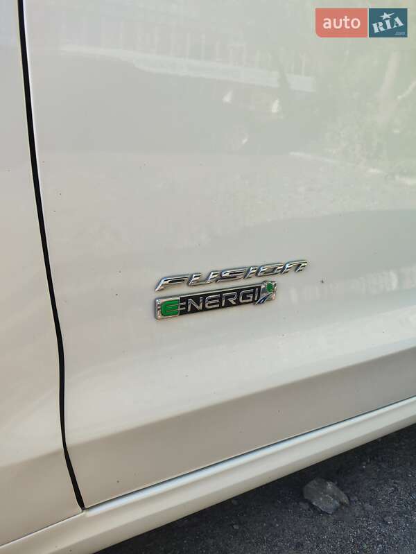 Седан Ford Fusion 2015 в Виннице