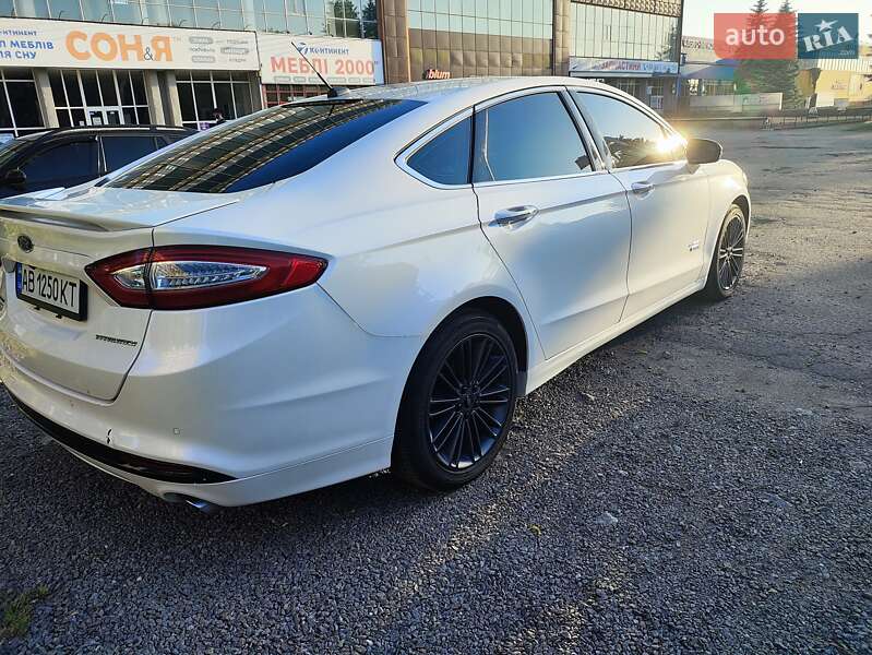 Седан Ford Fusion 2015 в Виннице