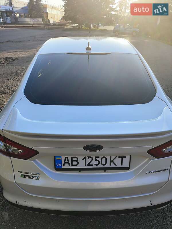 Седан Ford Fusion 2015 в Виннице