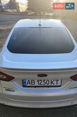 Седан Ford Fusion 2015 в 