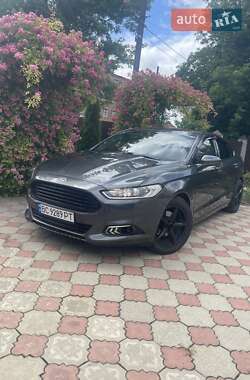 Седан Ford Fusion 2016 в 