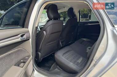 Седан Ford Fusion 2016 в 