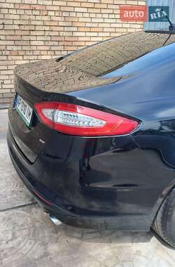 Седан Ford Fusion 2014 в 