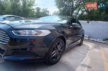 Седан Ford Fusion 2014 в 
