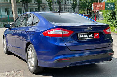 Седан Ford Fusion 2015 в 