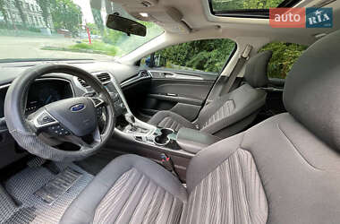 Седан Ford Fusion 2015 в 
