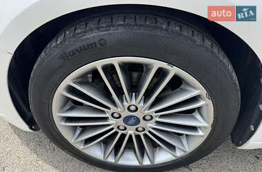Седан Ford Fusion 2012 в 