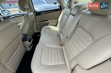 Седан Ford Fusion 2012 в 