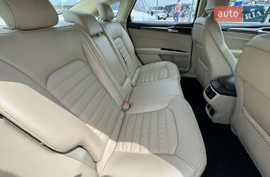Седан Ford Fusion 2012 в 
