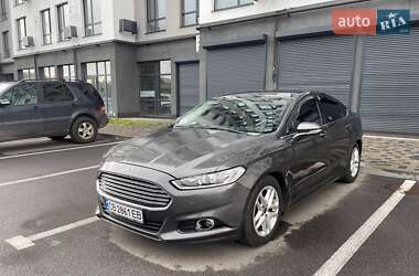 Седан Ford Fusion 2015 в 