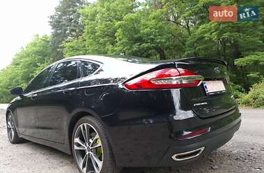 Седан Ford Fusion 2020 в 