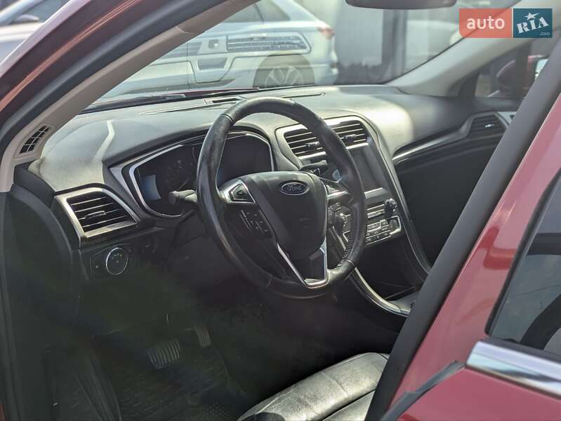 Седан Ford Fusion 2016 в Львове