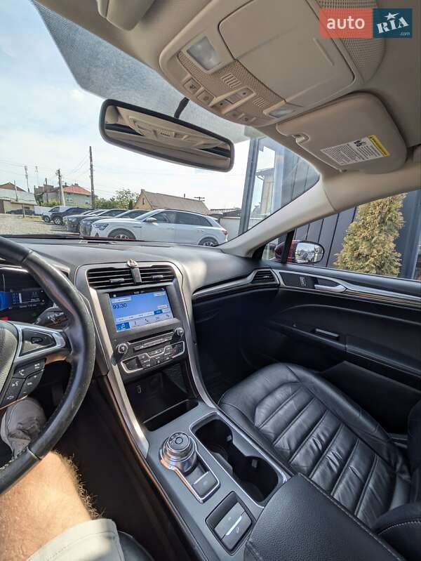 Седан Ford Fusion 2016 в Львове