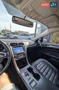 Седан Ford Fusion 2016 в 