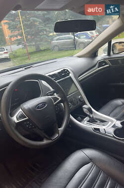 Седан Ford Fusion 2014 в 