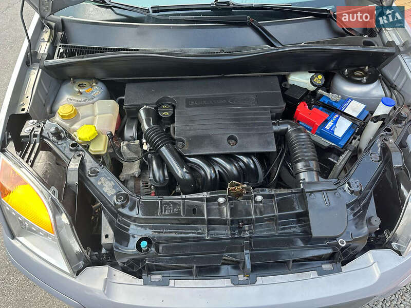 Хэтчбек Ford Fusion 2010 в Виннице