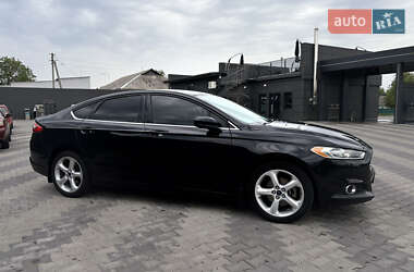 Седан Ford Fusion 2016 в 