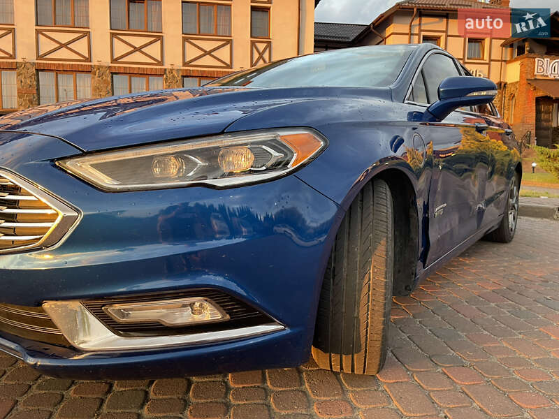 Седан Ford Fusion 2016 в Львове