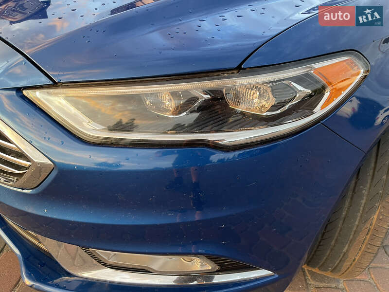 Седан Ford Fusion 2016 в Львове