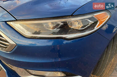 Седан Ford Fusion 2016 в 