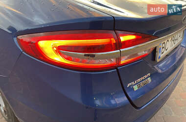 Седан Ford Fusion 2016 в 