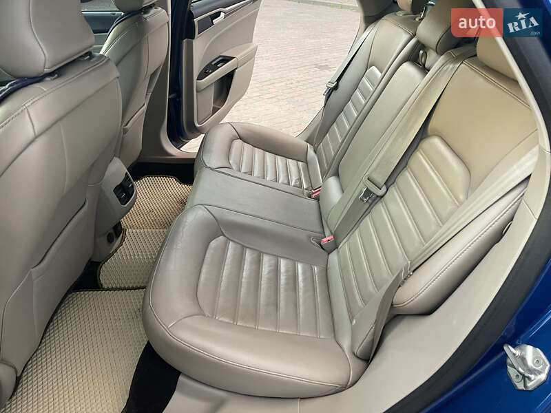 Седан Ford Fusion 2016 в Львове