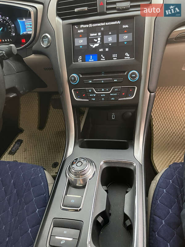 Седан Ford Fusion 2016 в Львове