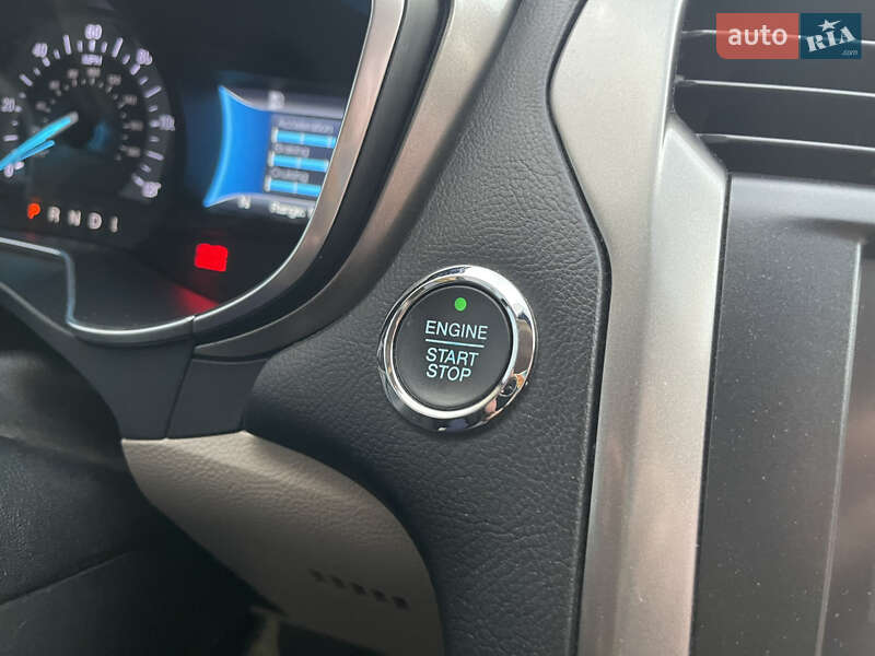 Седан Ford Fusion 2016 в Львове