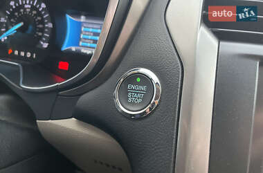Седан Ford Fusion 2016 в 
