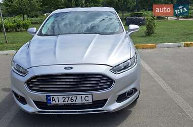 Седан Ford Fusion 2013 в Бучі