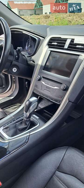 Седан Ford Fusion 2013 в Буче
