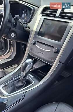 Седан Ford Fusion 2013 в 
