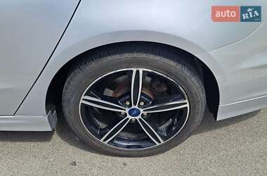 Седан Ford Fusion 2013 в 