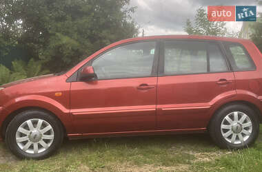Хэтчбек Ford Fusion 2011 в 