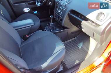 Хэтчбек Ford Fusion 2008 в 