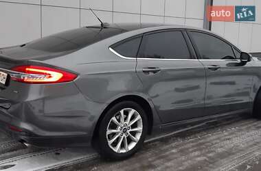 Седан Ford Fusion 2016 в 