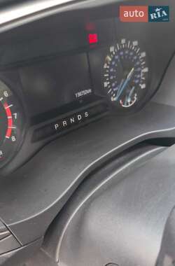Седан Ford Fusion 2016 в 