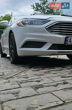 Седан Ford Fusion 2016 в 