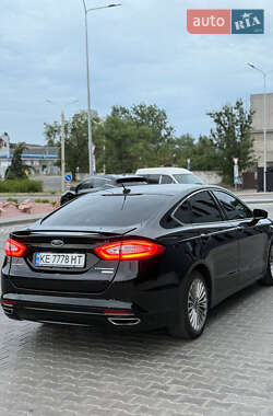 Седан Ford Fusion 2016 в 