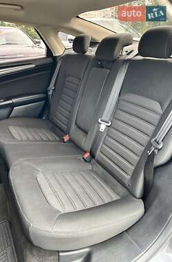 Седан Ford Fusion 2018 в 