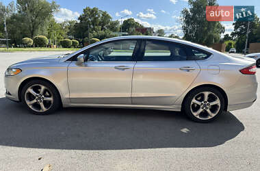 Седан Ford Fusion 2013 в 