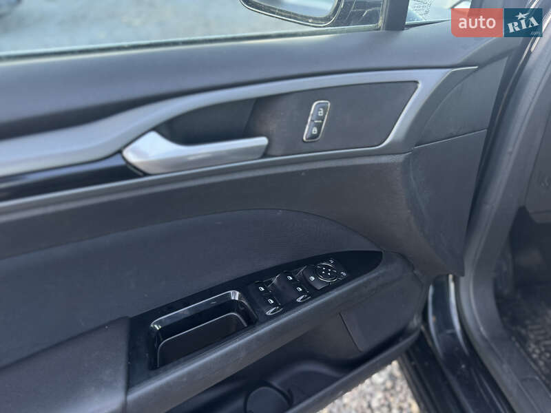 Седан Ford Fusion 2012 в Львове
